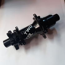 1520-DT360M-901 GIANT HUB REAR DT 360 S 28H BOOST S/PULL