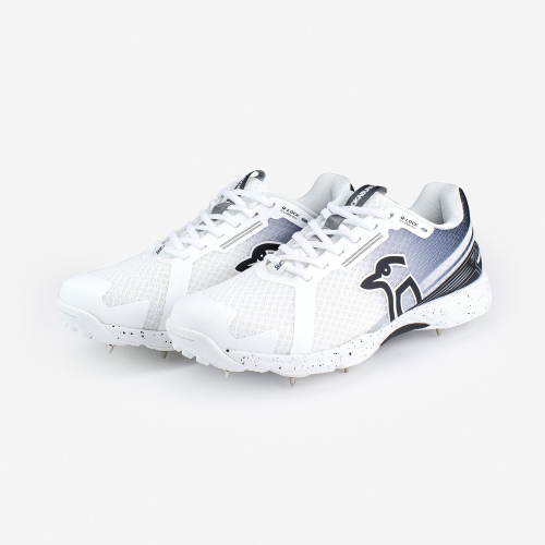 KC 2.0 SPIKE CRICKET SHOE WHITE/BLACK