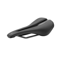 120000210 GIANT GRIT SADDLE BLACK